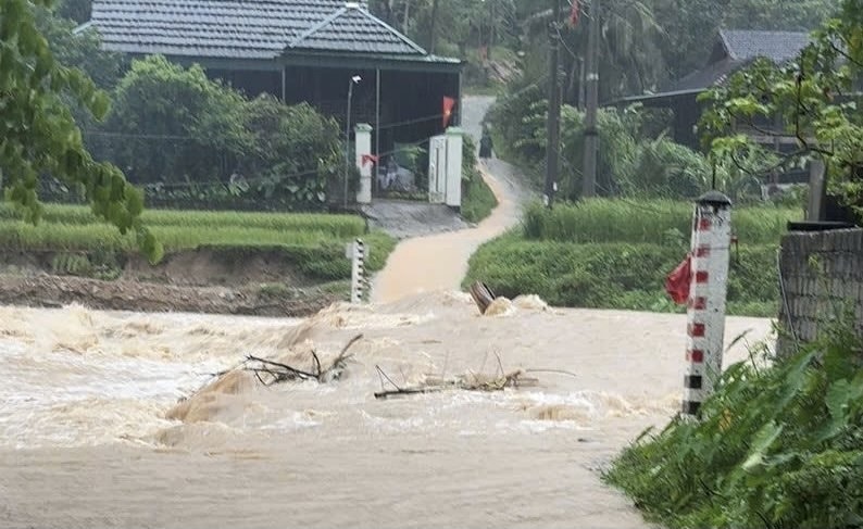 Many villages in Nghe An were isolated due to storm circulation -0