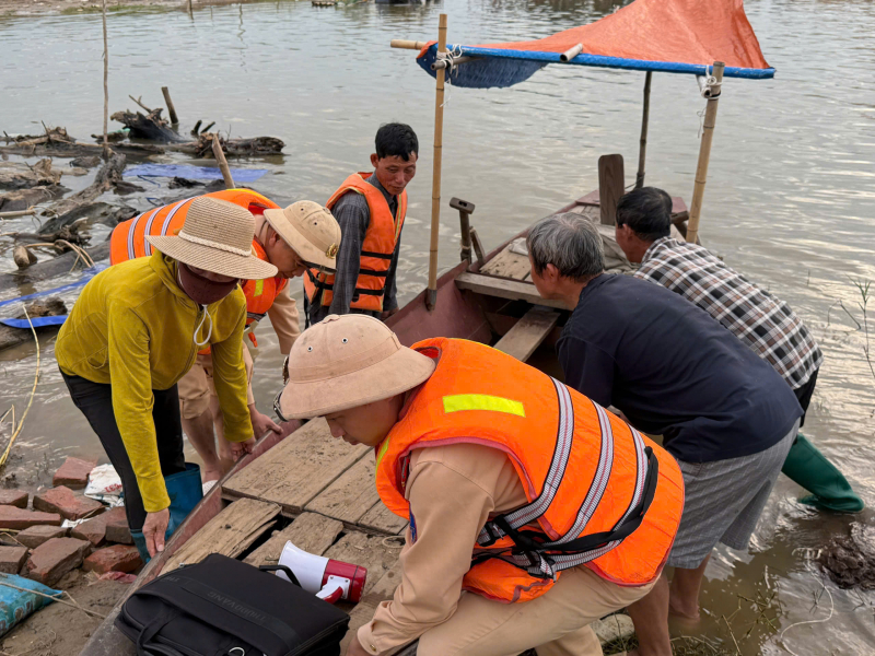 CSGT Thủ đô chủ động ứng phó, đảm bảo giao thông trong mưa bão -0