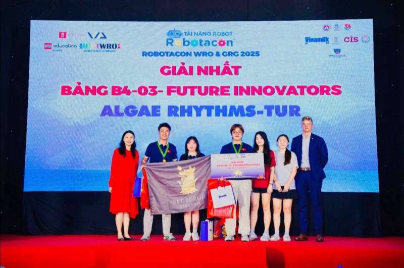 Thành tích ấn tượng của đội tuyển Trường quốc tế Canada tại các cuộc thi Robot -1