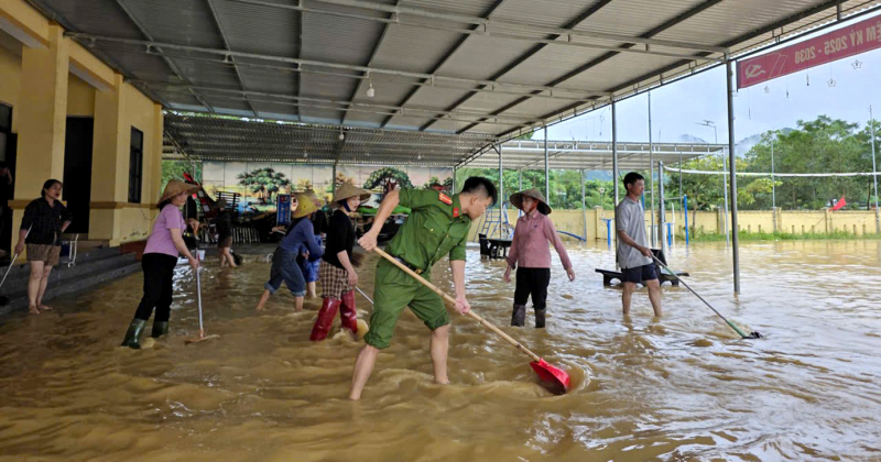 Pasca Badai No. 10, Warga Ha Tinh Berjuang Melawan Banjir -0