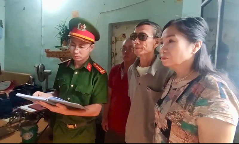 Khám xét nhà đối tượng liên quan hoạt động kêu gọi từ thiện không minh bạch -1