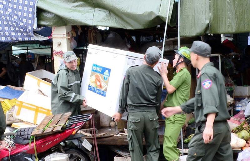 Công an Lạng Sơn cứu giúp nhân dân tại các địa bàn trọng điểm ngập lụt -0