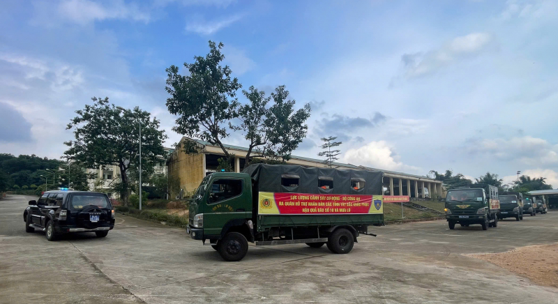 Trung đoàn Cảnh sát cơ động Tây Bắc ra quân hỗ trợ tỉnh Tuyên Quang khắc phục hậu quả mưa bão -1