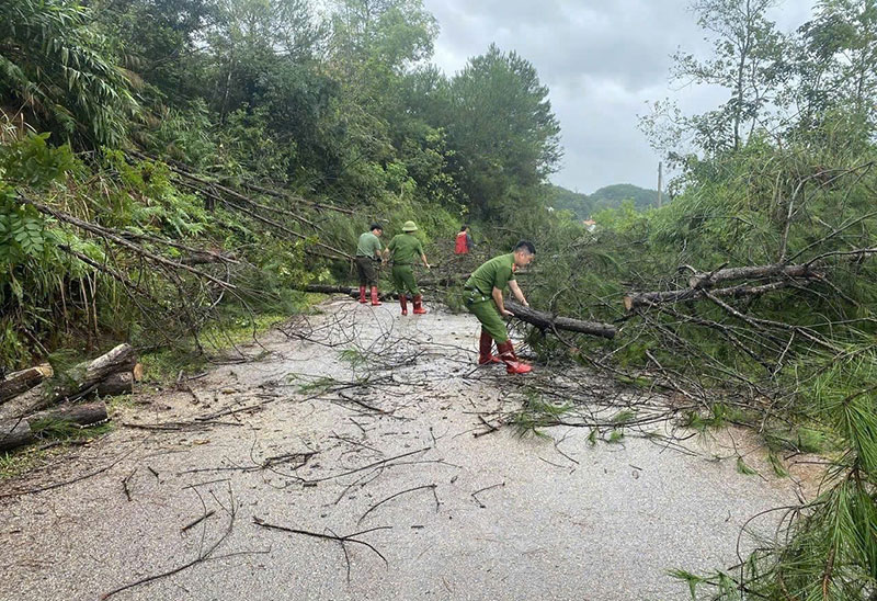 Công an Lạng Sơn cứu giúp nhân dân tại các địa bàn trọng điểm ngập lụt -2