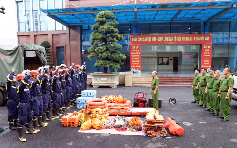 Lực lượng PCCC và CNCH khẩn trương chi viện Tuyên Quang -0