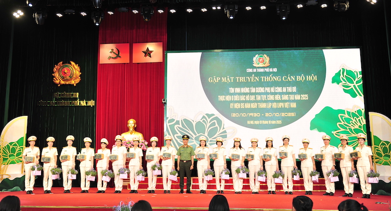 Lan tỏa được hình ảnh đẹp của người nữ chiến sĩ Công an Thủ đô -0