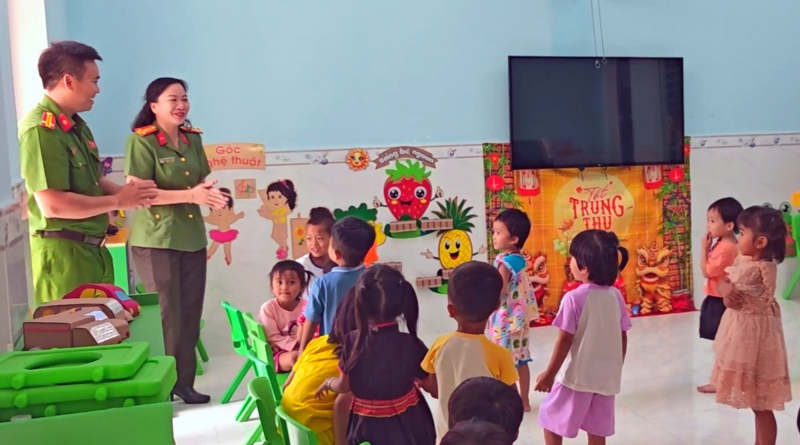 Tuyên truyền pháp luật và lan tỏa yêu thương tại vùng biên giới Đà Nẵng -0
