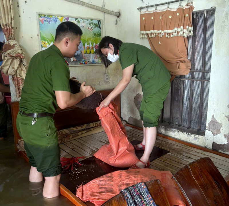CBCS Công an tỉnh Ninh Bình “Vì nước quên thân, vì dân phục vụ” ứng phó với cơn bão số 10 -0