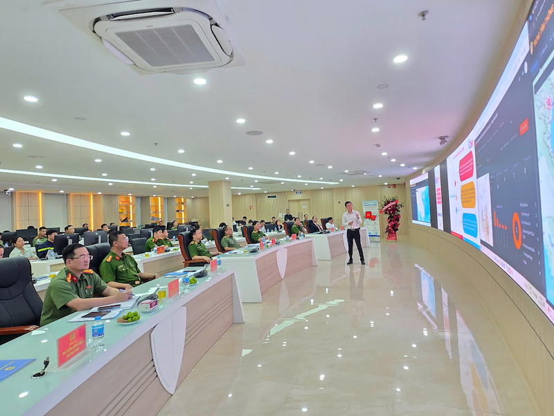 Ra mắt Trung tâm Thông tin chỉ huy hệ thống truyền tin, báo sự cố phòng cháy chữa cháy và cứu nạn cứu hộ -0