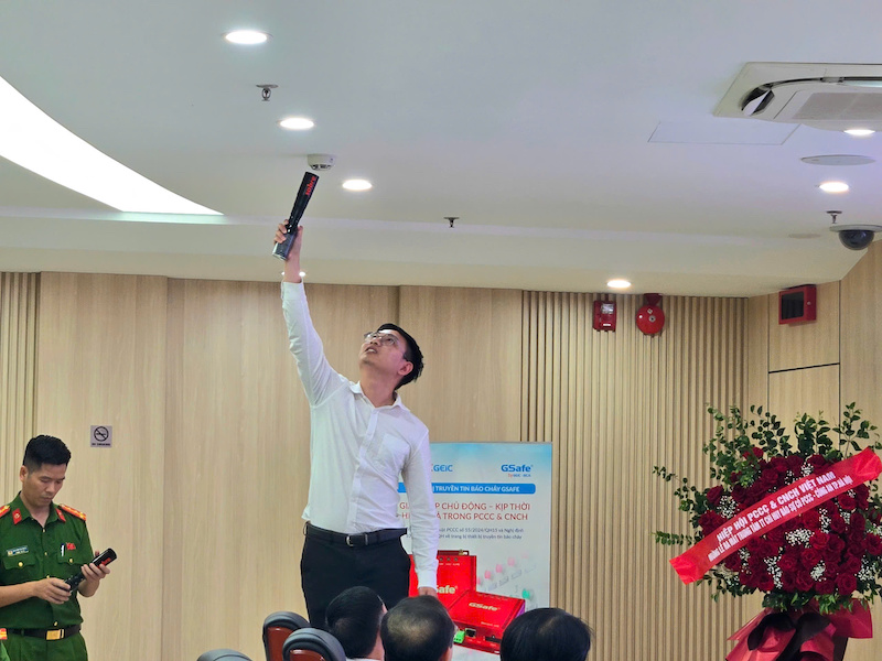 Ra mắt Trung tâm Thông tin chỉ huy hệ thống truyền tin, báo sự cố phòng cháy chữa cháy và cứu nạn cứu hộ -1