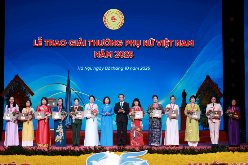 Phụ nữ Việt Nam đóng góp to lớn vào sự phát triển bền vững và phồn vinh của đất nước. -0