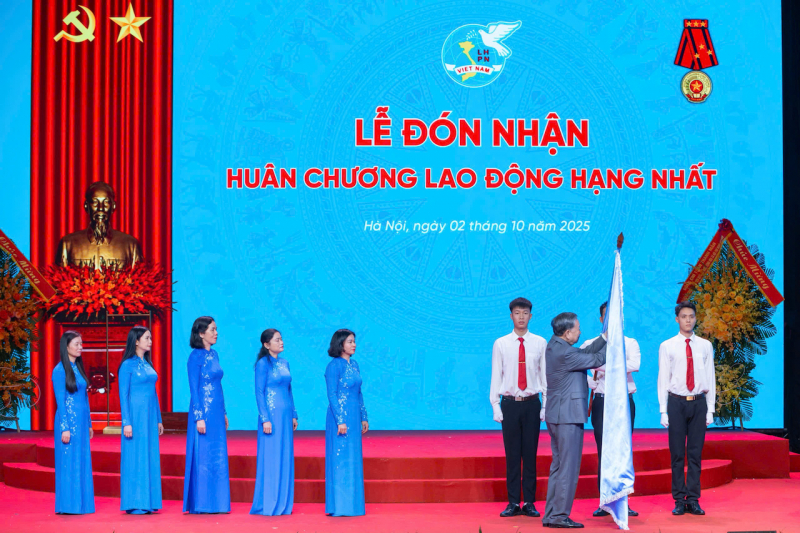 Phụ nữ Việt Nam trong thời kỳ mới -0