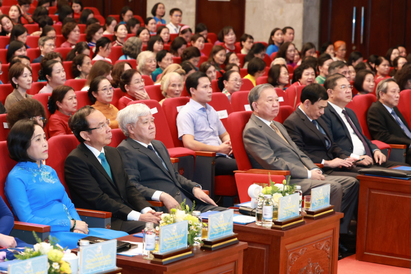 Phụ nữ Việt Nam trong thời kỳ mới -0