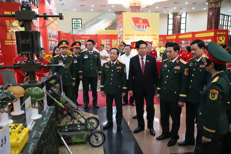 Tổng Bí thư và Chủ tịch nước dự Phiên bế mạc Đại hội Đảng bộ Quân đội lần thứ XII -1