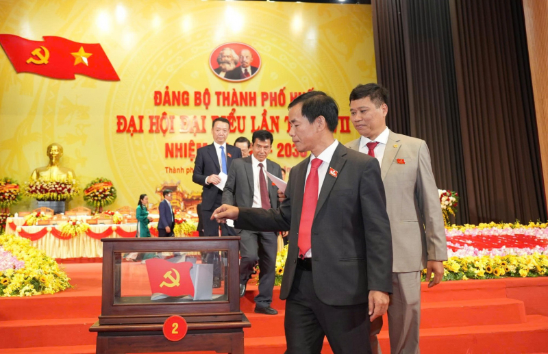 Ông Nguyễn Văn Phương được bầu giữ chức Bí thư Thành ủy Huế -0