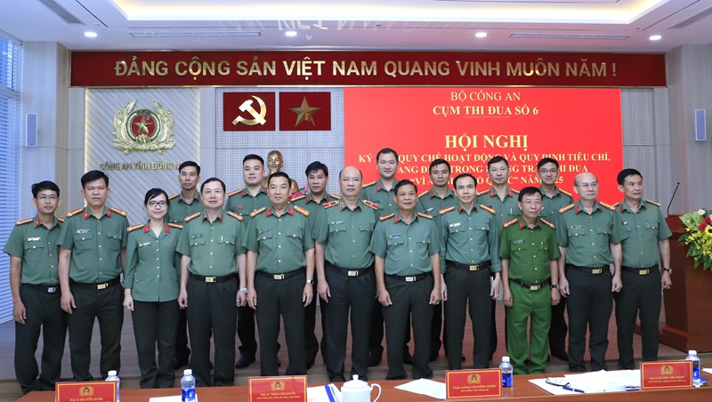 Cụm thi đua số 6 ký kết thi đua “Vì an ninh Tổ quốc” năm 2025 -0