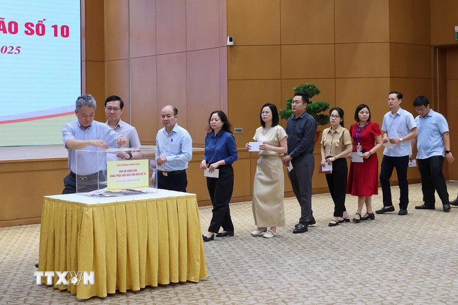 Thủ tướng và lãnh đạo Chính phủ quyên góp ủng hộ đồng bào bị thiệt hại do bão lũ -0