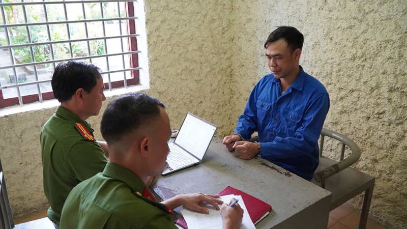 Khởi tố “thầy giáo nhân ái” Nguyễn Mạnh Tuân chuyên kêu gọi từ thiện -0