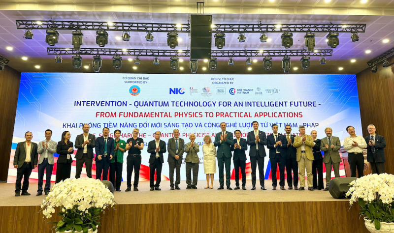Nhà Nobel lượng tử Pháp truyền cảm hứng khoa học tới giới trẻ Việt -1