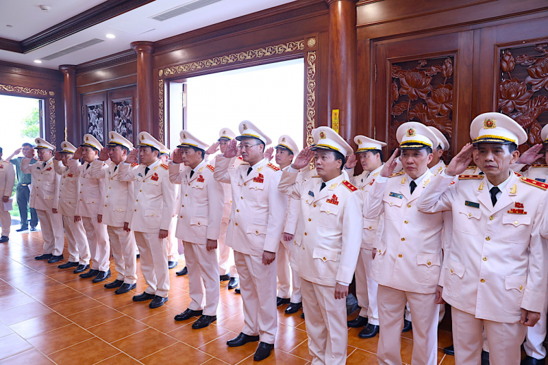 Đảng uỷ Công an Trung ương dân hương tưởng niệm Chủ tịch Hồ Chí Minh -0