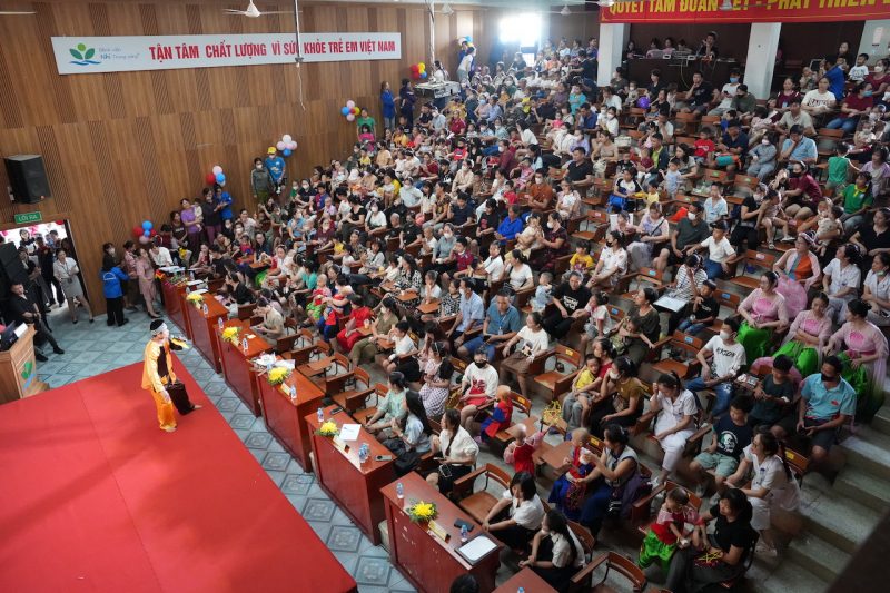 Mang Trung thu yêu thương đến với hàng nghìn bệnh nhi -0