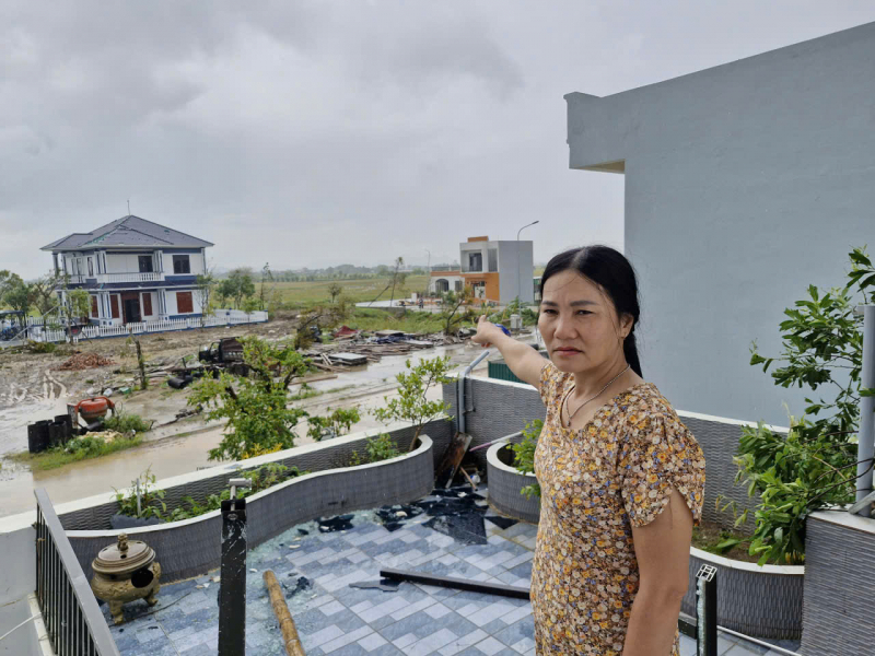 Một tiếng gió rít cuốn phăng cả làng -0