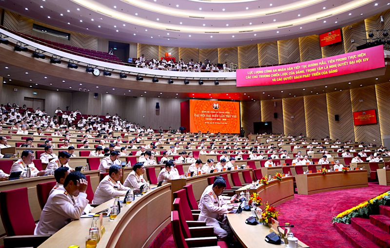 Đại hội đại biểu Đảng bộ Công an Trung ương lần thứ VIII thảo luận tại hội trường -1