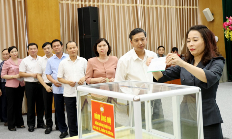 Bắc Ninh tiếp nhận hơn 5,7 tỷ đồng ủng hộ đồng bào bị thiên tai -0