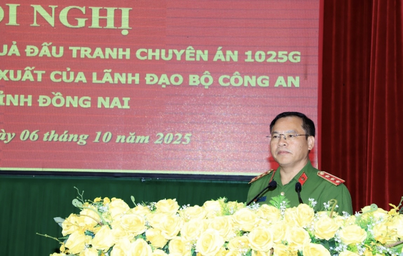 Lãnh đạo Bộ Công an trao khen thưởng cho lực luọng phá án ở Đồng Nai -0
