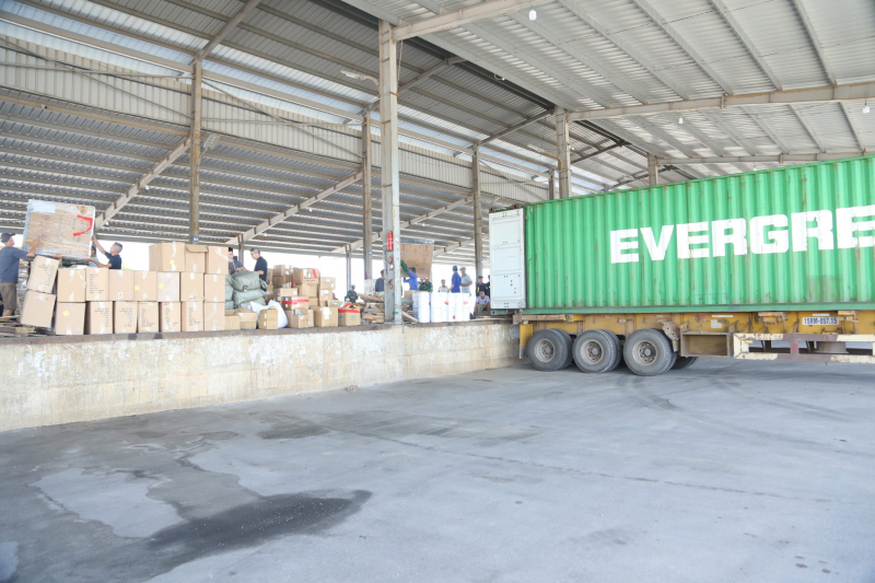 Triệt phá đường dây buôn lậu nhập khẩu hàng gia công có quy mô cực lớn -0
