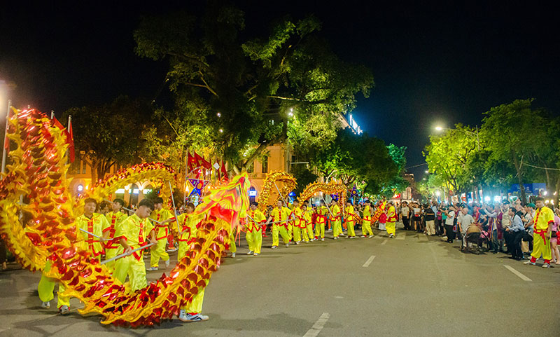ពិធីបុណ្យពាក់កណ្តាលសរទរដូវ ប្រពៃណី 1.jpg -0