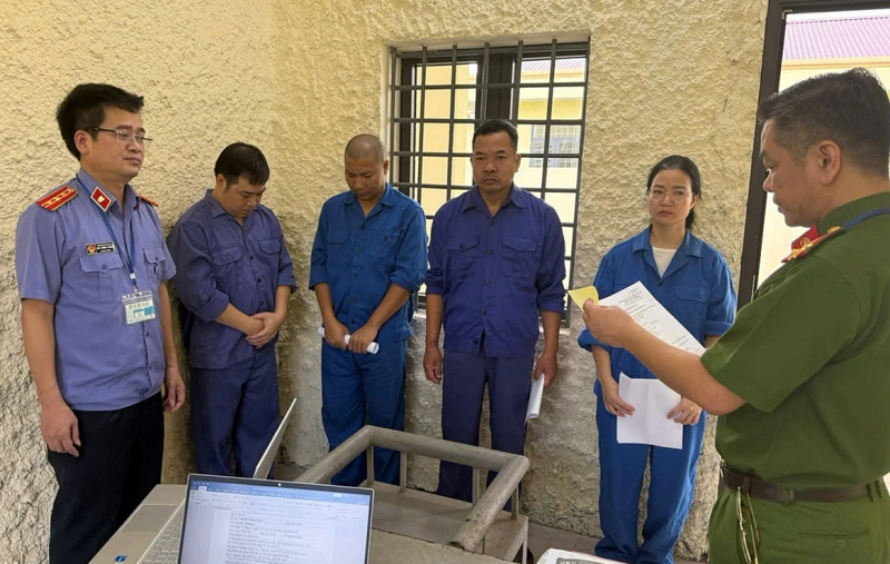 Khởi tố Phó Gámm đốc Bệnh viện Phổi Hà Nội và 10 đồng phạm vì làm giả và sử dụng bệnh án lao phổi -0