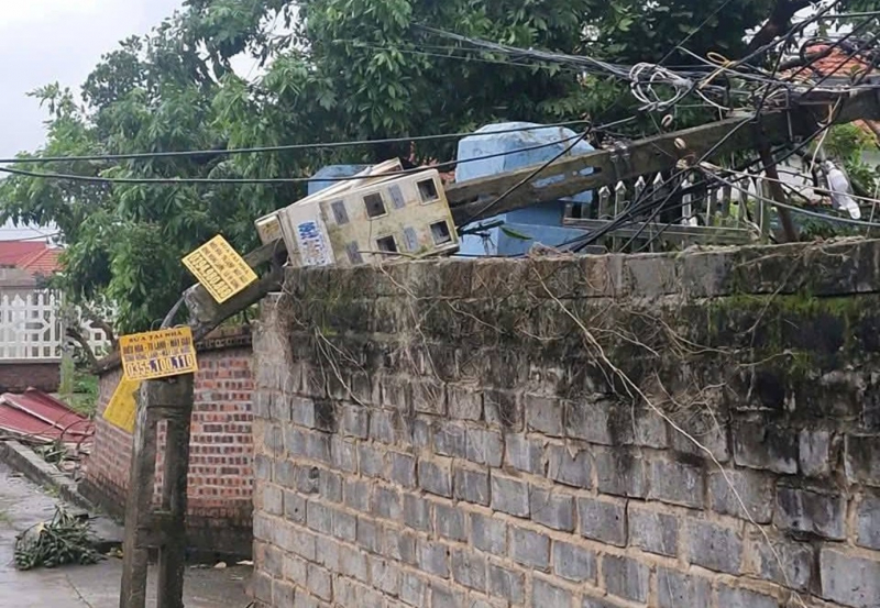 In Hai Phong ist erneut ein Tornado aufgetaucht, viele Häuser wurden beschädigt -0