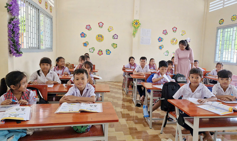 Nhà chùa hiến đất xây trường -1