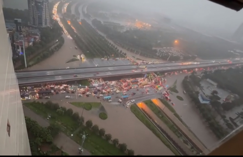 10月7日朝:大雨、ハノイ中心部で30箇所以上の浸水箇所が発生 -0