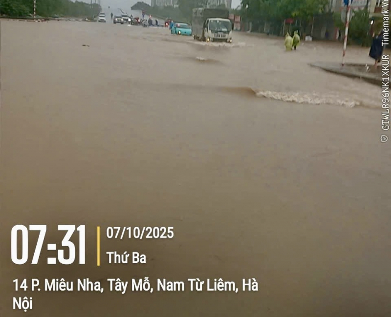 Hanoi: Flood warning at 90 locations, operating many pumping stations to support urban drainage -0