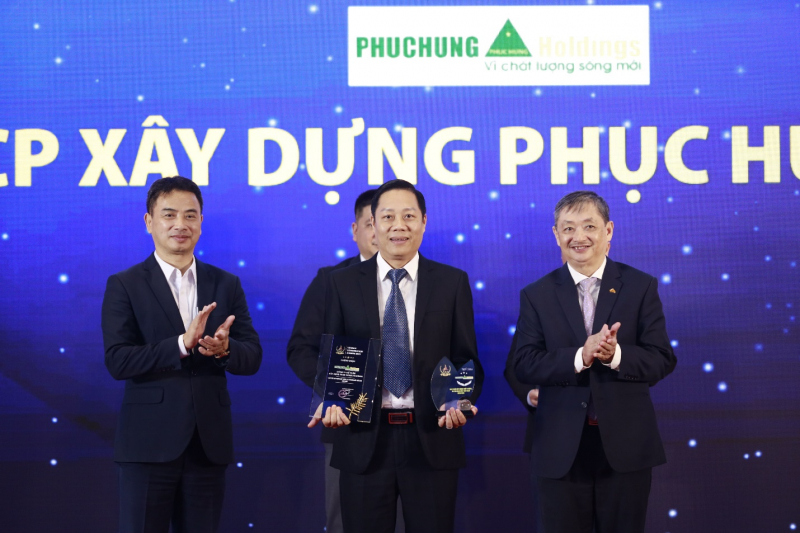Phục Hưng Holdings nhận giải “Nhà thầu Xây dựng chất lượng, uy tín hàng đầu Việt Nam năm 2025” -0