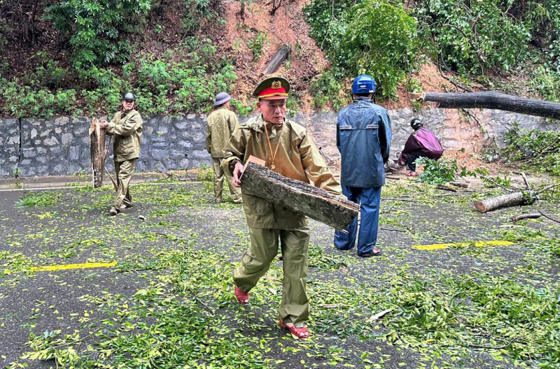Những bàn tay ấm giữa mưa lũ Tuyên Quang -1