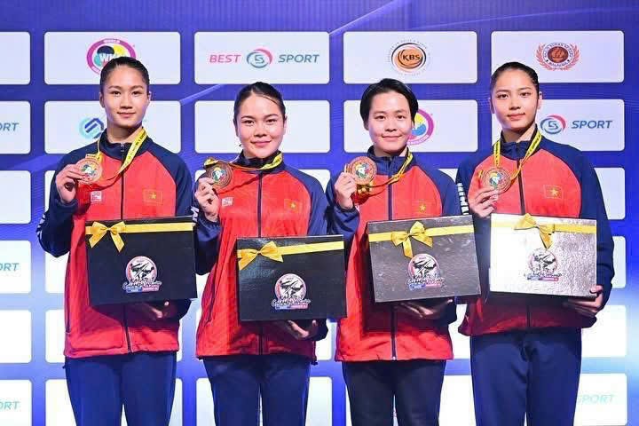 z7085817599592_5881bd304c6b39bff147a98770d92d3e.jpg -0