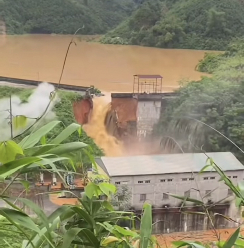 Lang Son urgently responds to the incident of the Bac Khe hydroelectric dam collapse -0
