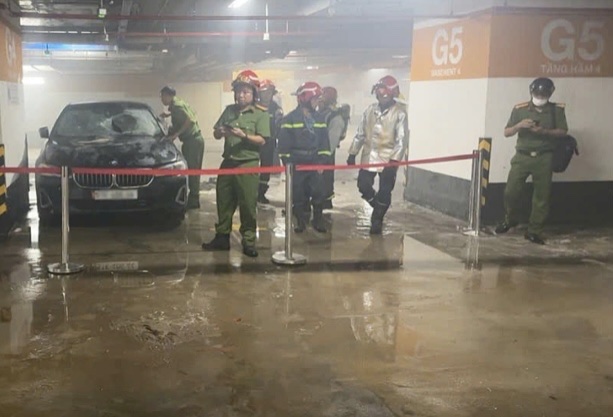 Fire extinguished at Takashimaya shopping center parking garage -0