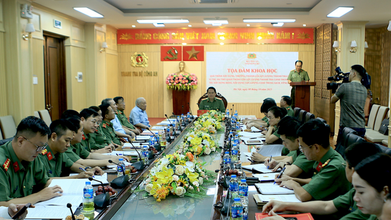 Xây dựng cán bộ thanh tra CAND 