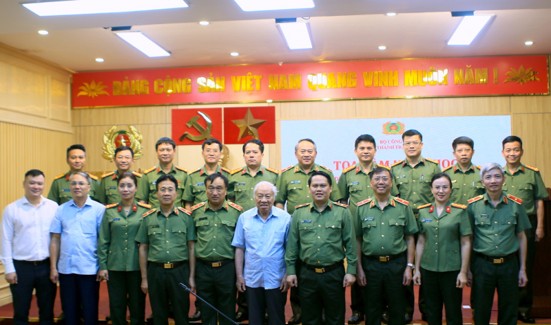 Xây dựng cán bộ thanh tra CAND 