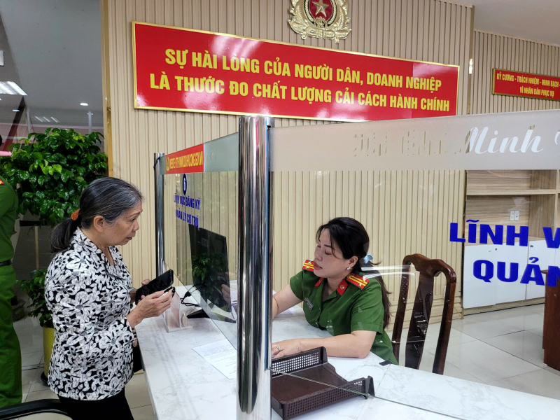TP Hồ Chí Minh: Công an cấp xã đồng loạt ra mắt Bộ phận Một cửa -0