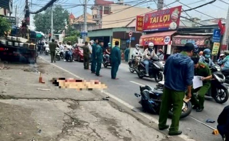 Lao qua làn ngược chiều xe tải cẩu tự hành tông tử vong người điều khiển mô tô Z1000 -0