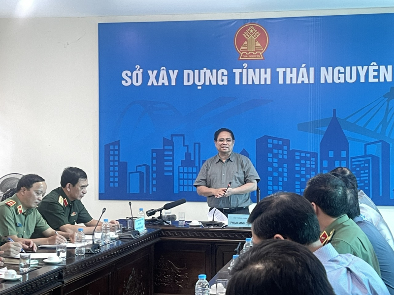 Thủ tướng thị sát tình hình, thăm hỏi người dân Thái Nguyên bị ảnh hưởng bão số 11 -0