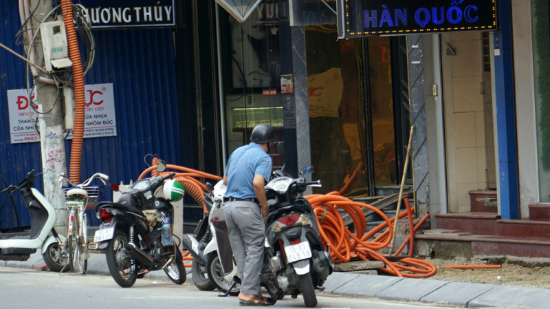 Hai Phong: Beim Einsatz von Baggern zum Abriss einer Baustelle werden Bauschutzmaßnahmen ergriffen -0