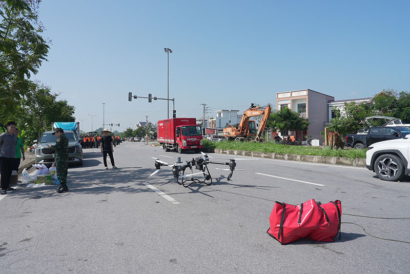 Viettel triển khai drone cứu trợ đồng bào vùng lũ Thái Nguyên -2