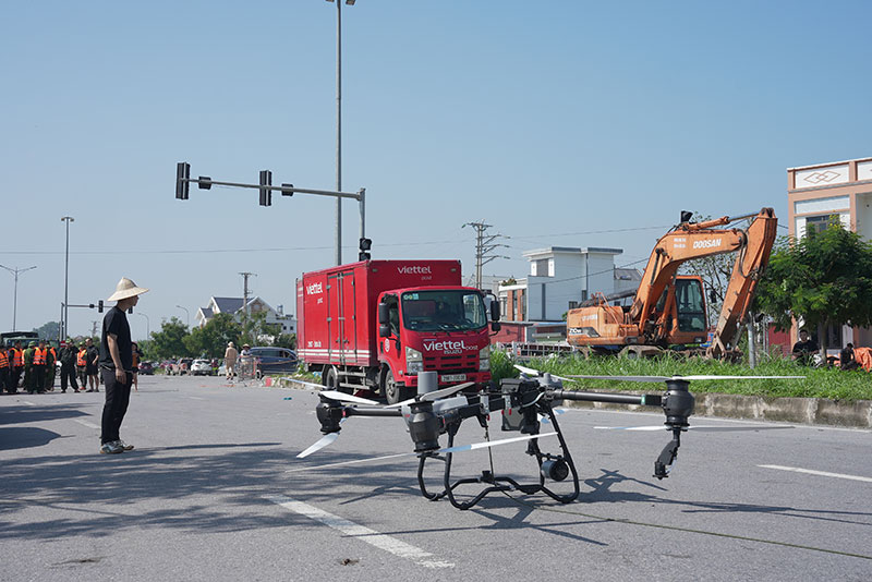 Viettel triển khai drone cứu trợ đồng bào vùng lũ Thái Nguyên -3