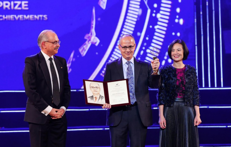 Chủ nhân Giải thưởng VinFuture nhận Giải Nobel Hóa học 2025 -0